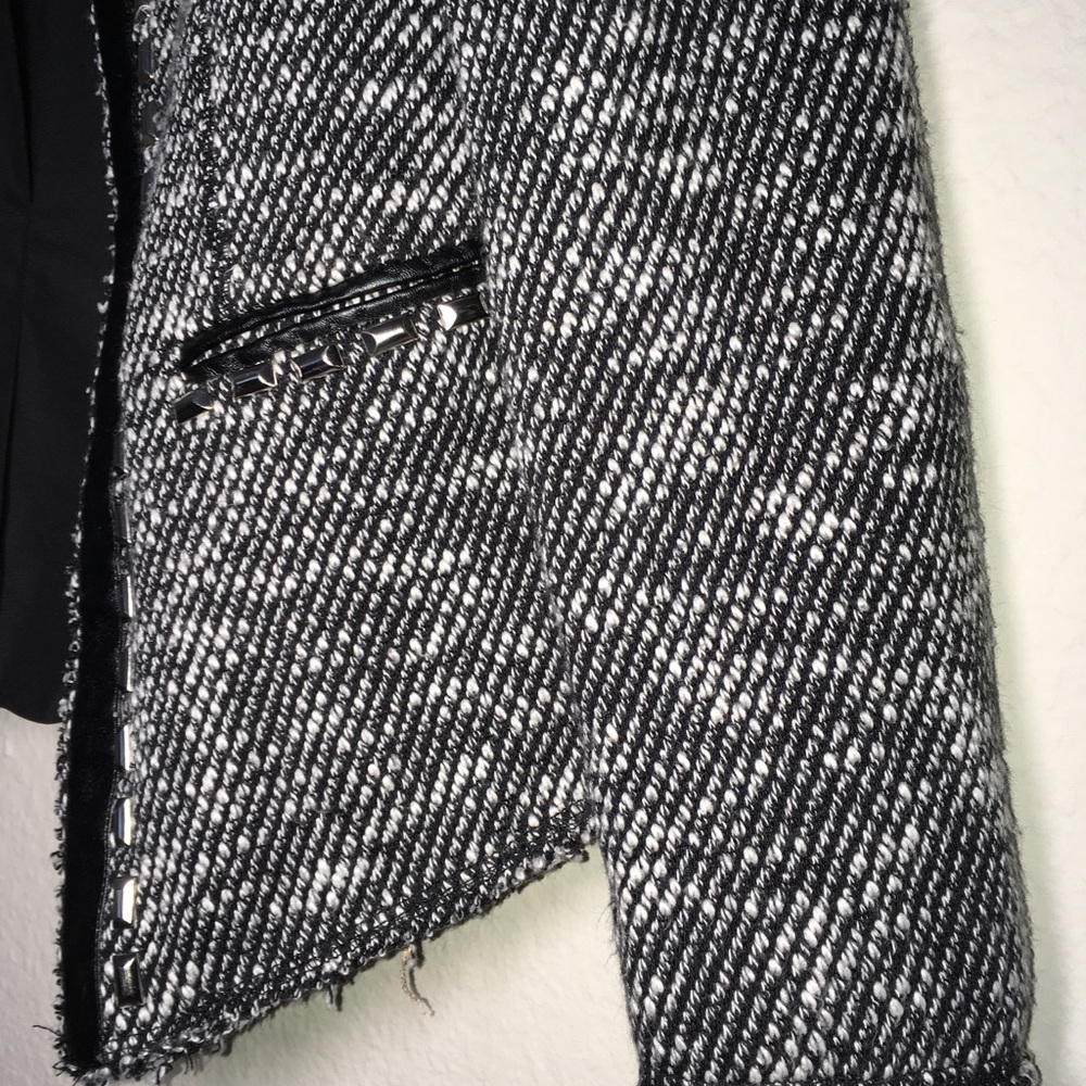 Cache Jacket - Picture 3 of 5